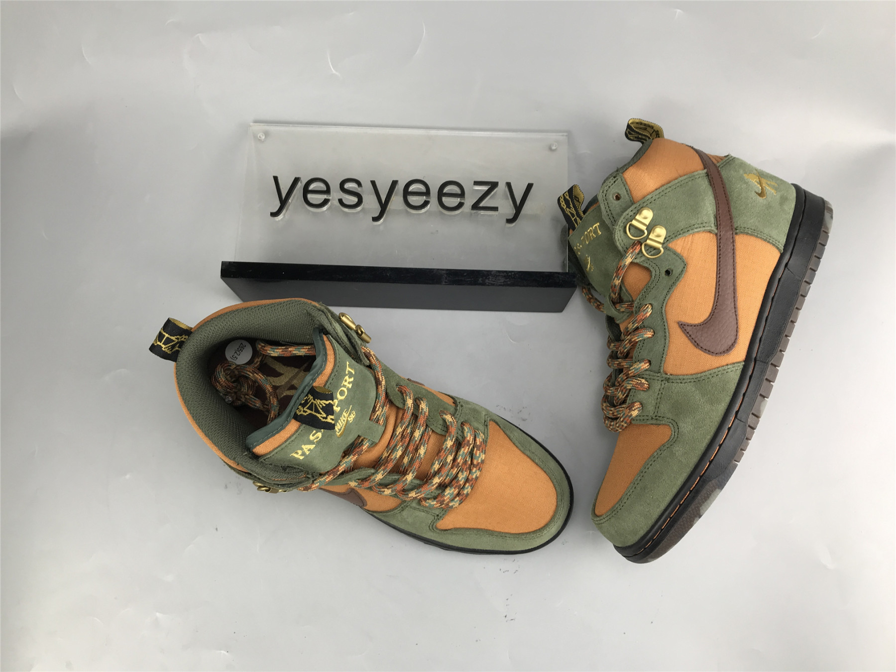 UA PASS~PORT X NIKE SB DUNK HIGH â€œWORKBOOTâ€