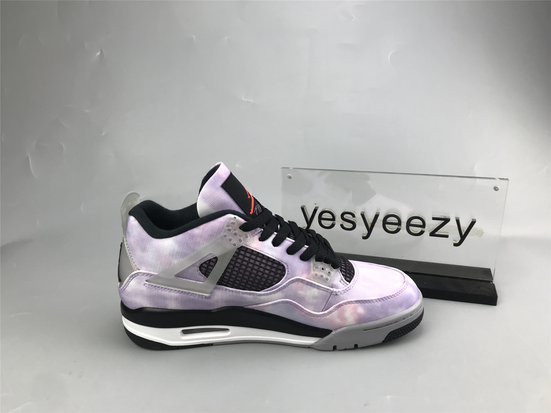UA AIR JORDAN 4 RETRO 