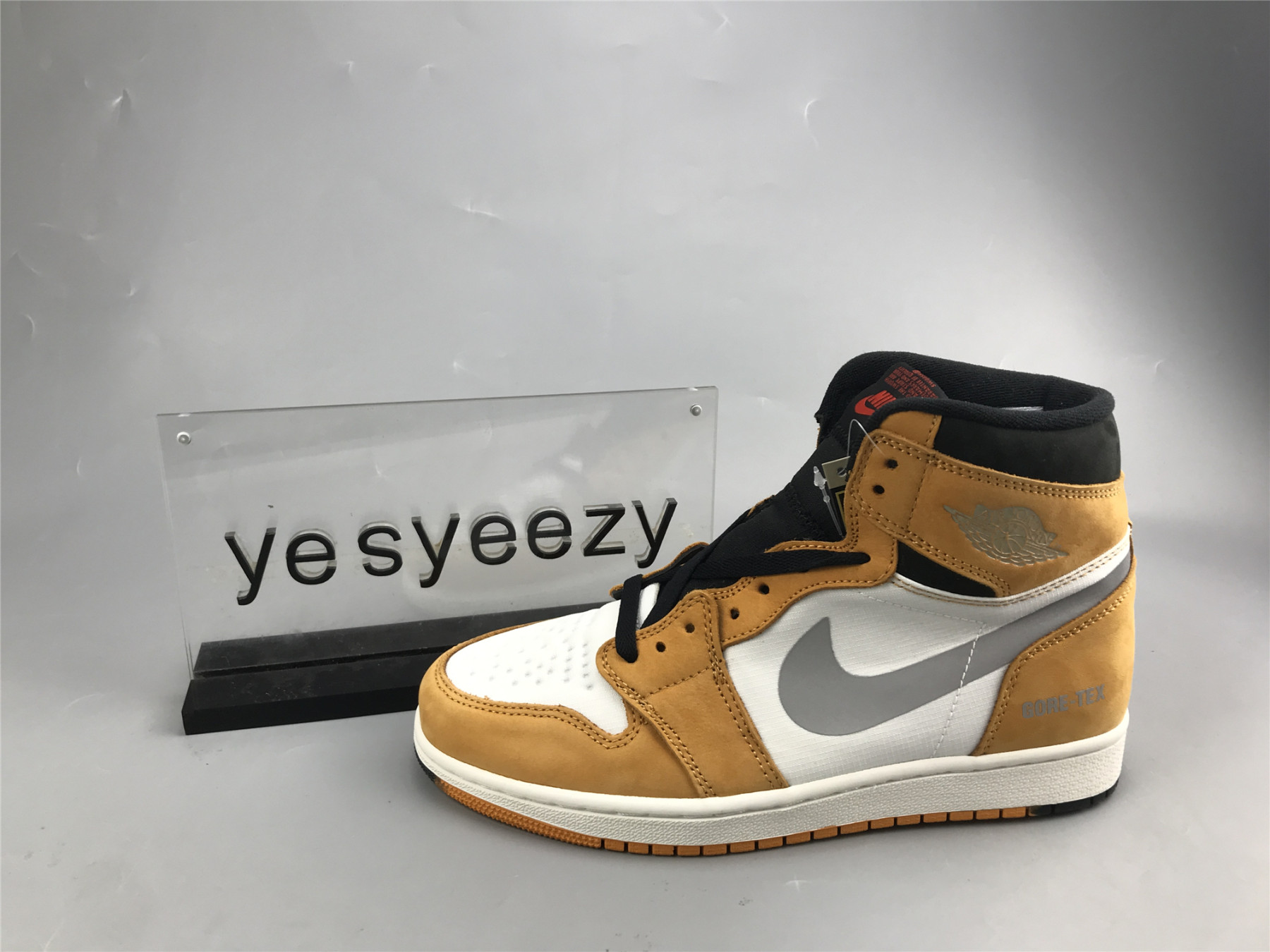 UA AIR JORDAN 1 HIGH ELEMENT GORE-TEX 