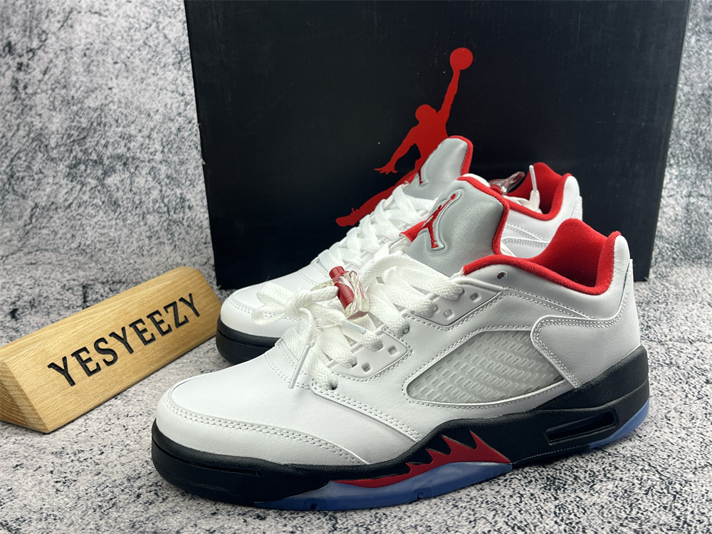 UA AIR JORDAN 5 LOW GOLF