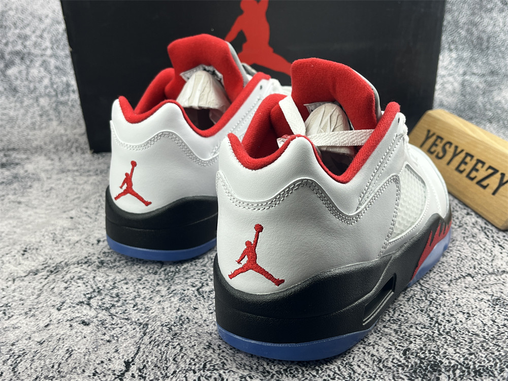 UA AIR JORDAN 5 LOW GOLF