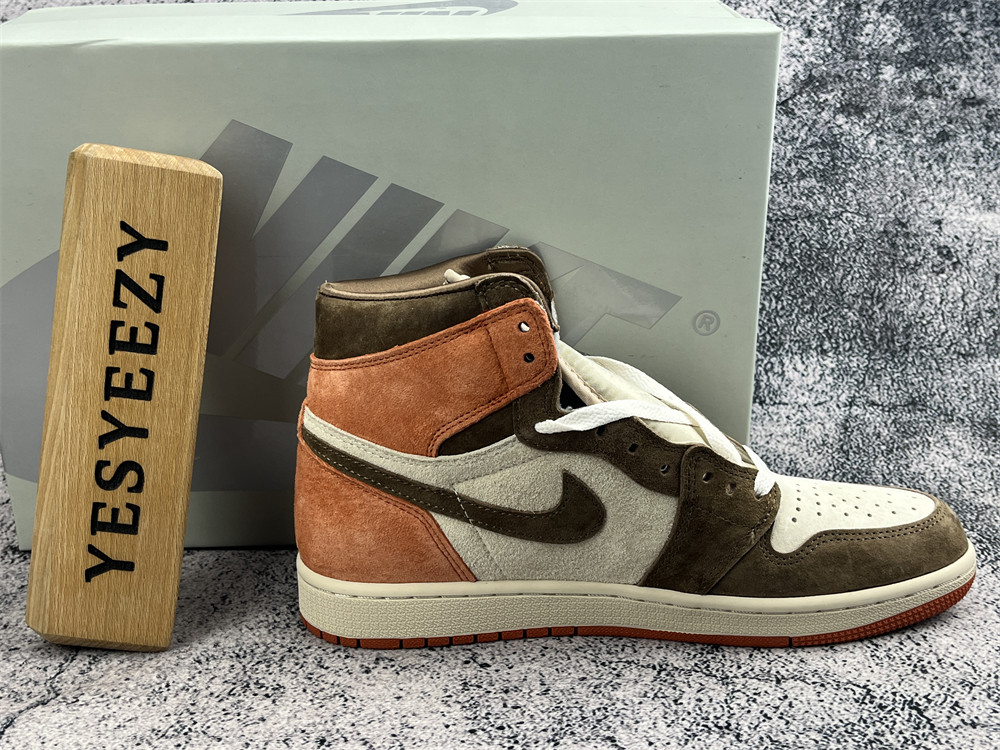 UA WMNS AIR JORDAN 1 RETRO HIGH OG 
