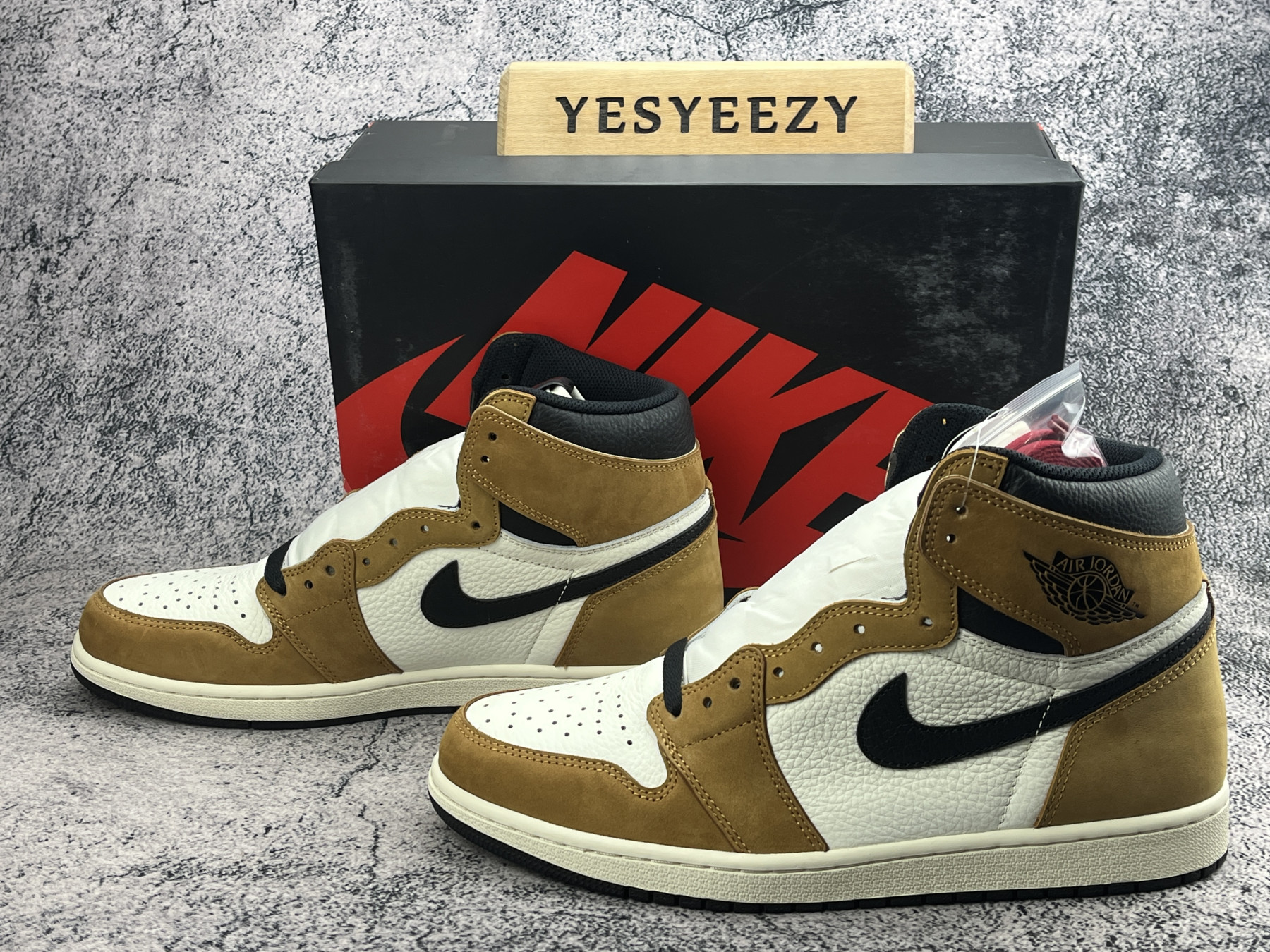 UA AIR JORDAN 1 HIGH