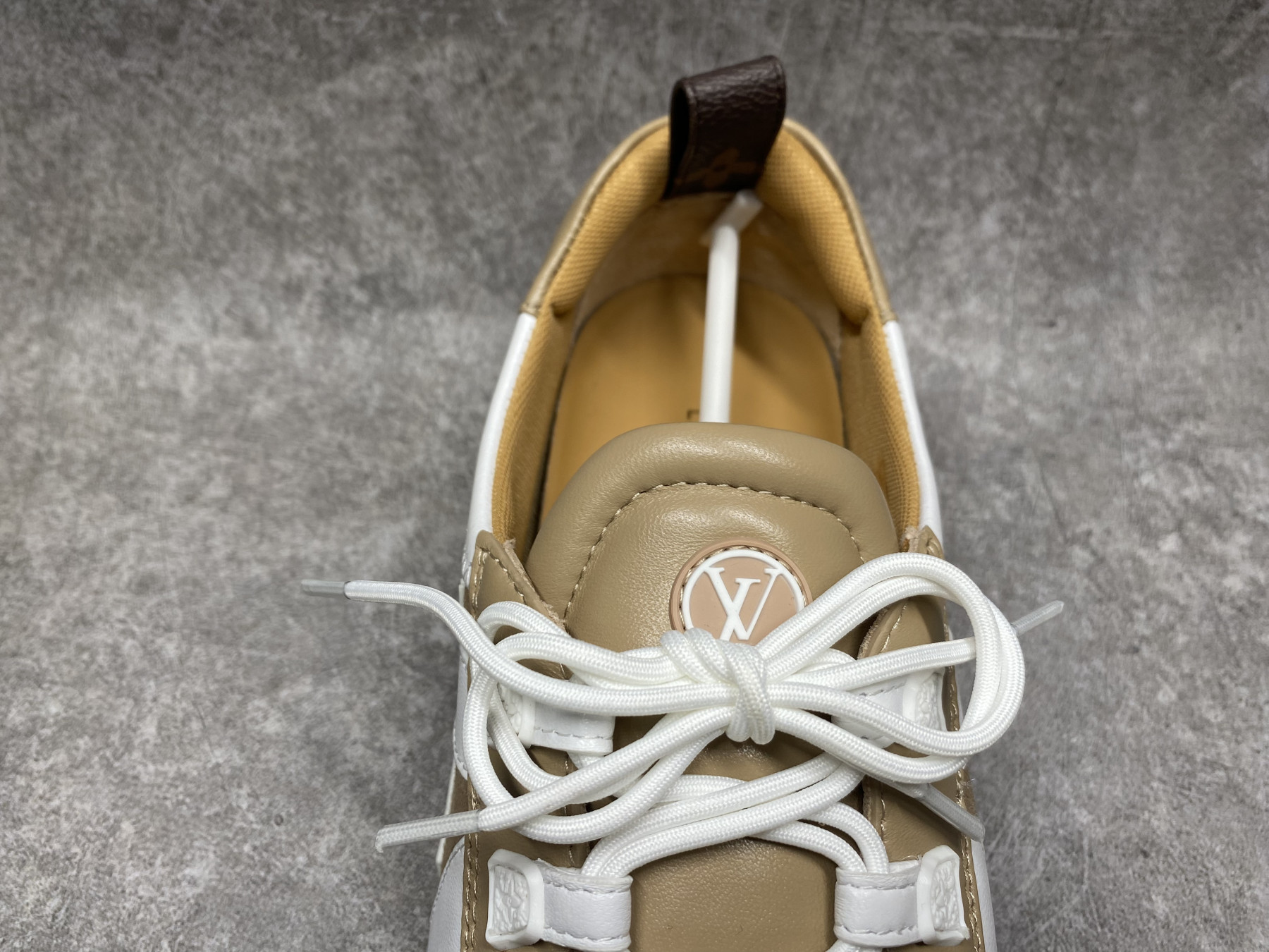 UA LV Sneaker