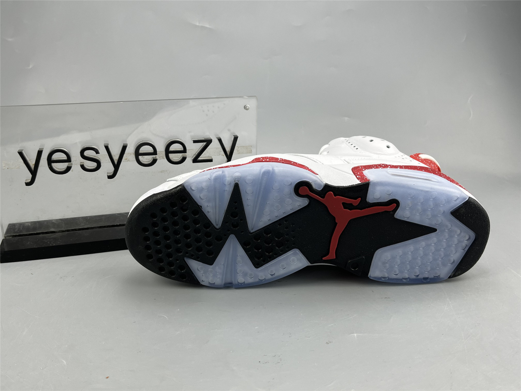 UA AIR JORDAN 6 RETRO 