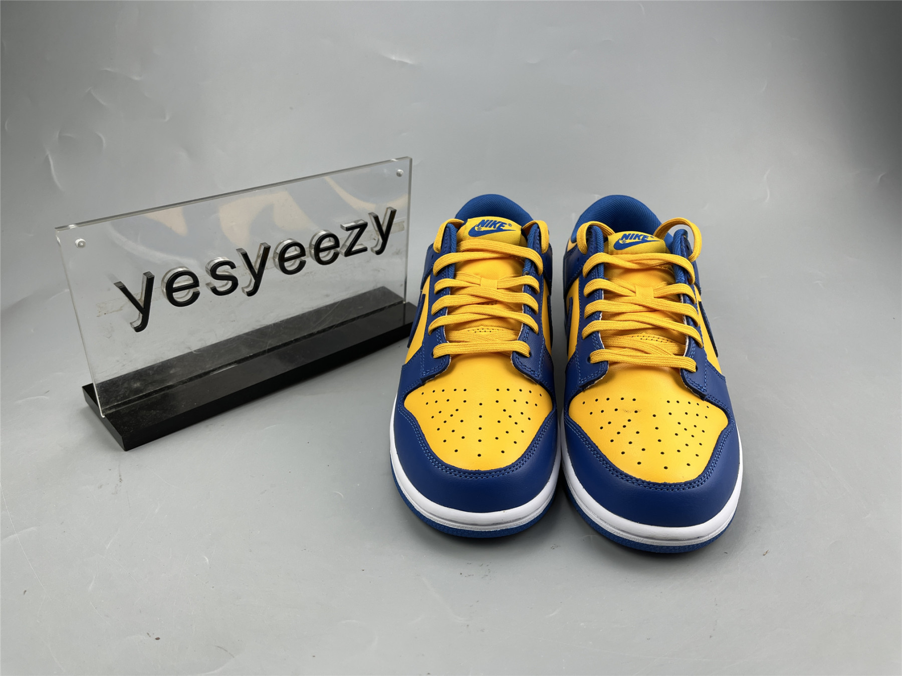 UA NIKE DUNK LOW UCLA