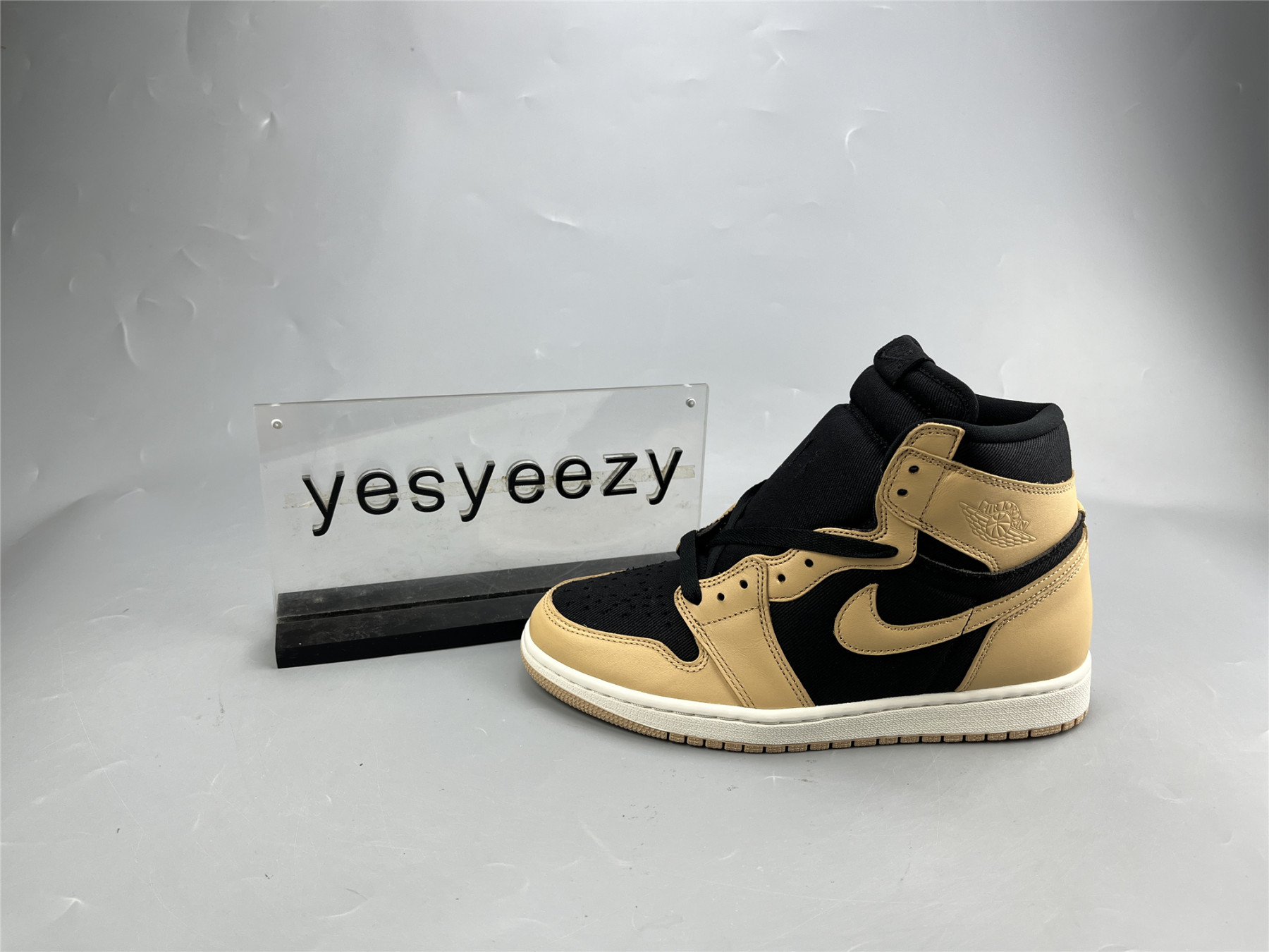 UA AIR JORDAN 1 RETRO HIGH OG 