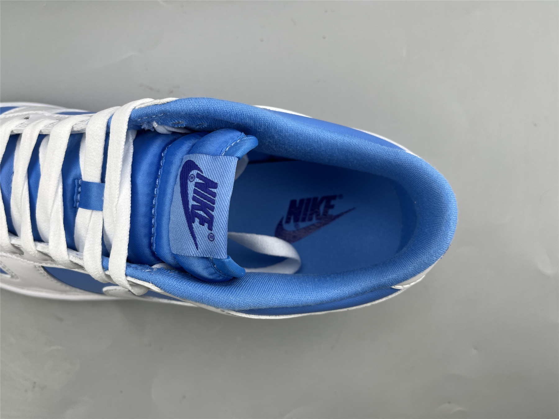 UA NIKE WMNS DUNK LOW 