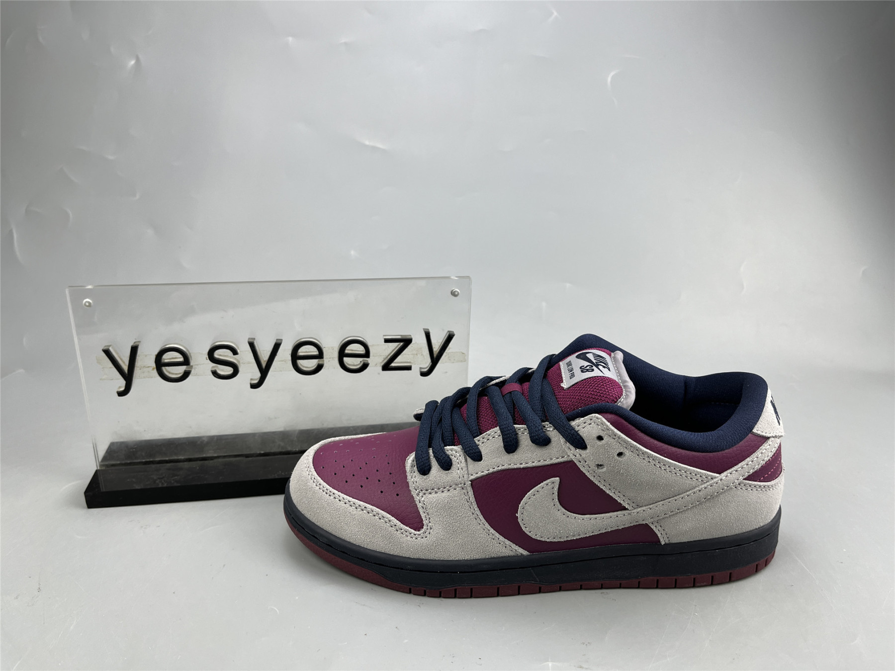 UA NIKE DUNK LOW SB 
