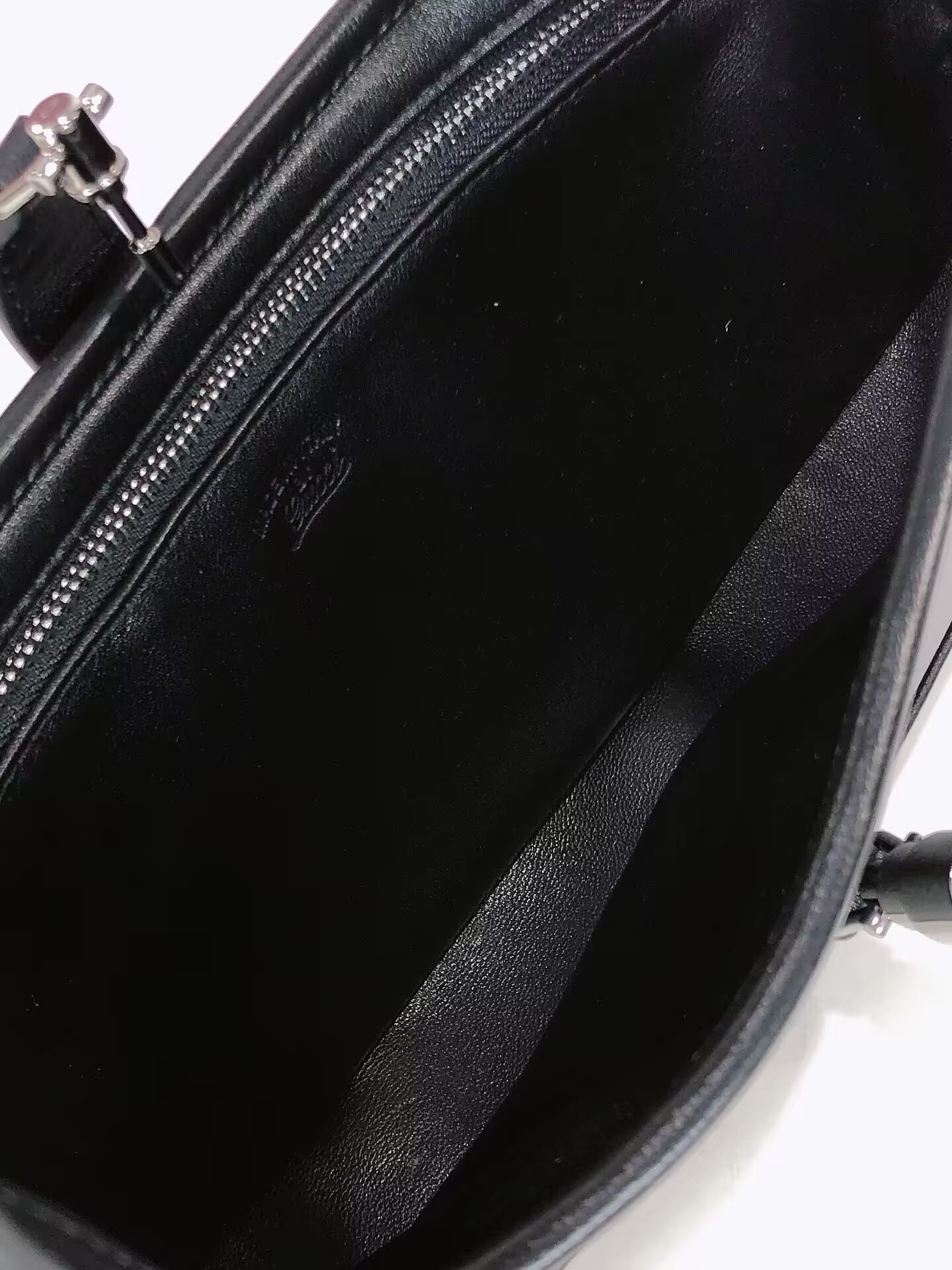 Gvc*1 Jackie Slim Shoulder Bag 27x13x3.5cm