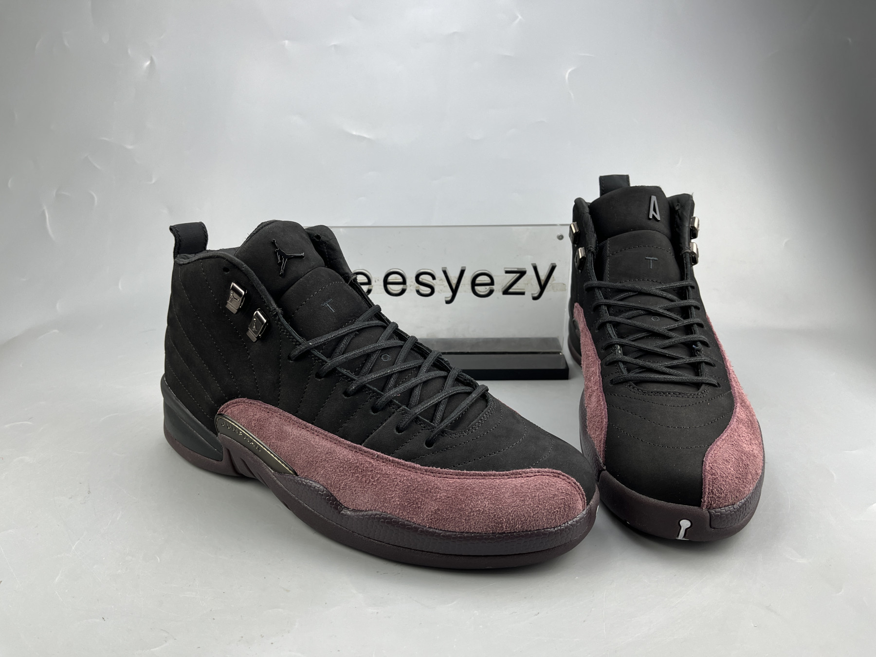 UA A MA MANIÃ‰RE X WMNS AIR JORDAN 12 RETRO 
