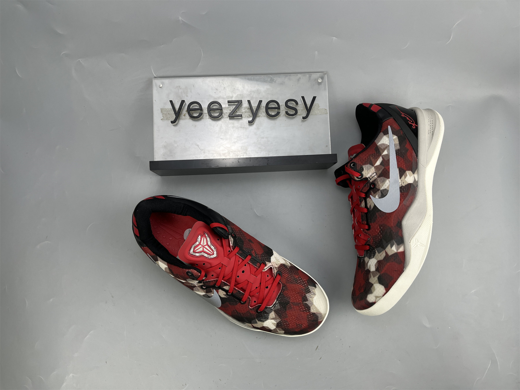 UA NIKE KOBE 8 SYSTEM 