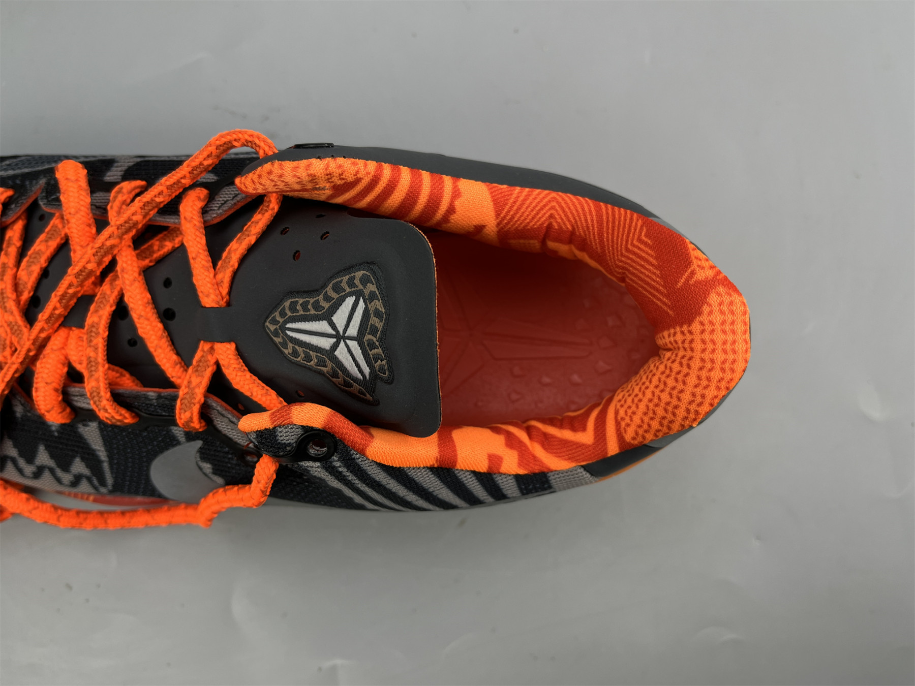 UA NIKE KOBE 8 SYSTEM 
