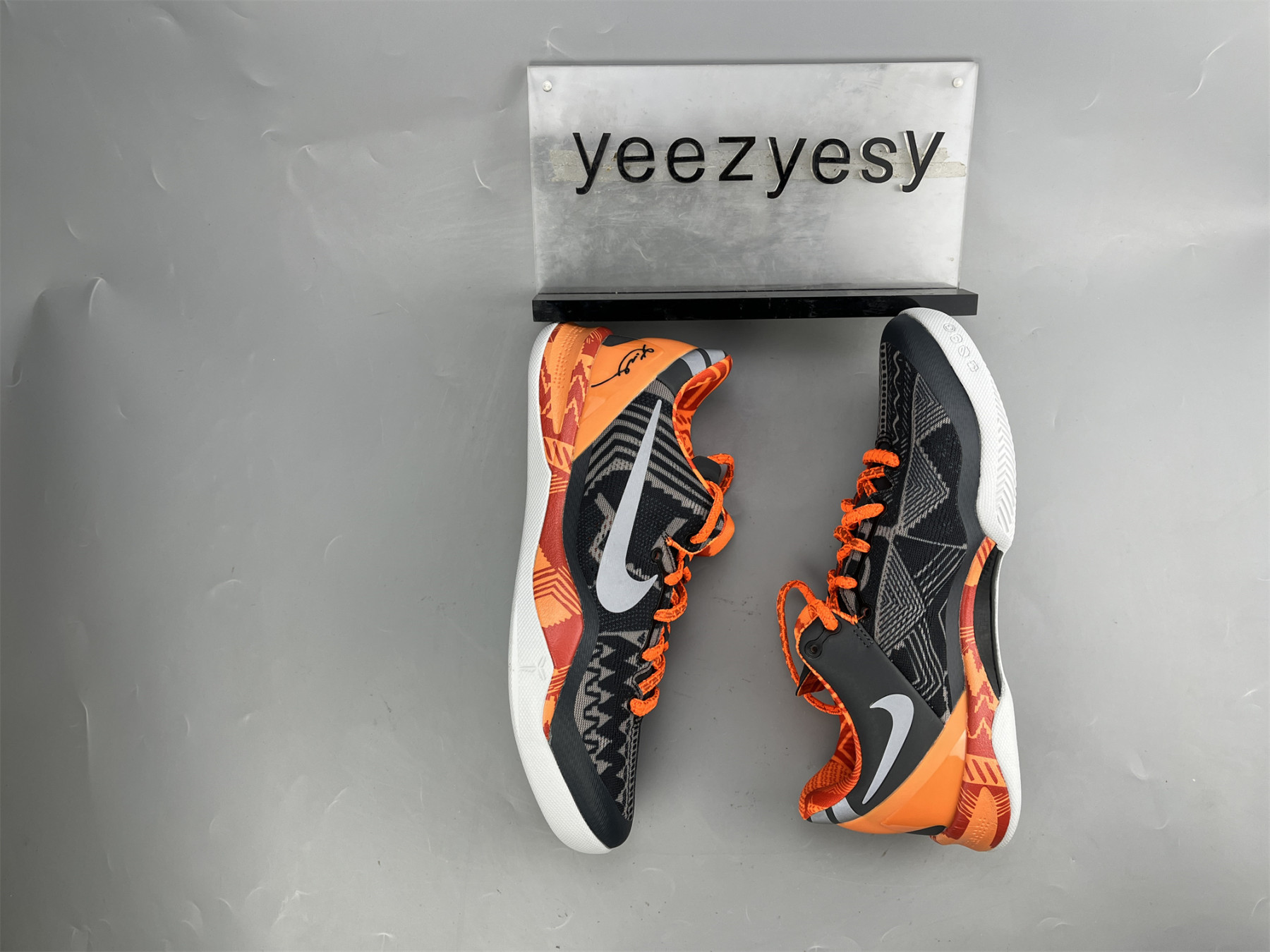 UA NIKE KOBE 8 SYSTEM 