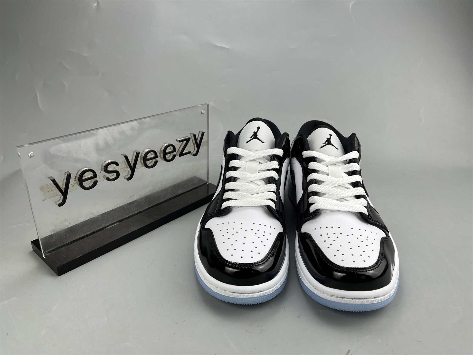 UA AIR JORDAN 1 LOW SE 