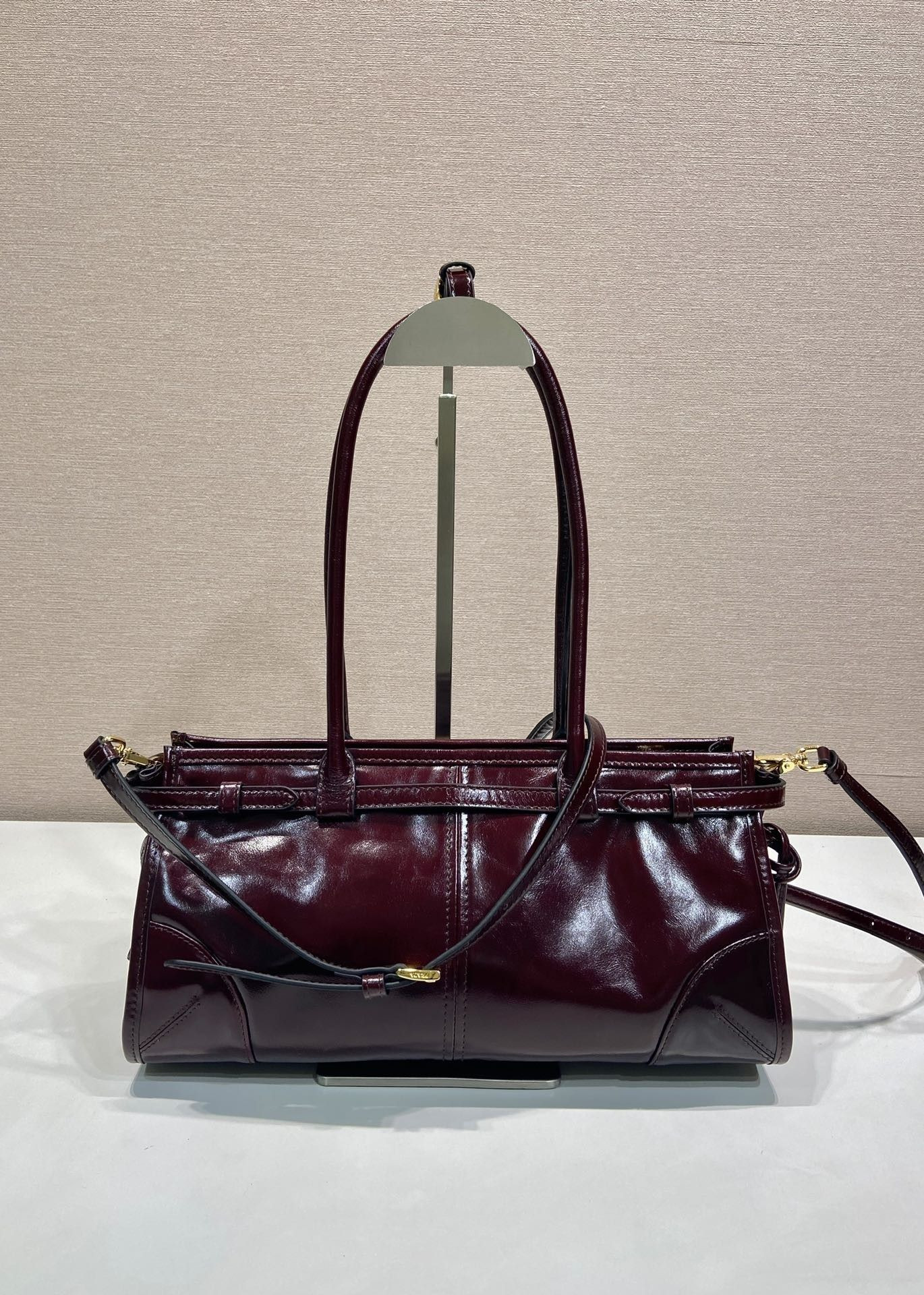 Pra*a Bonnie Medium Leather Handbag 32x15.5x12cm