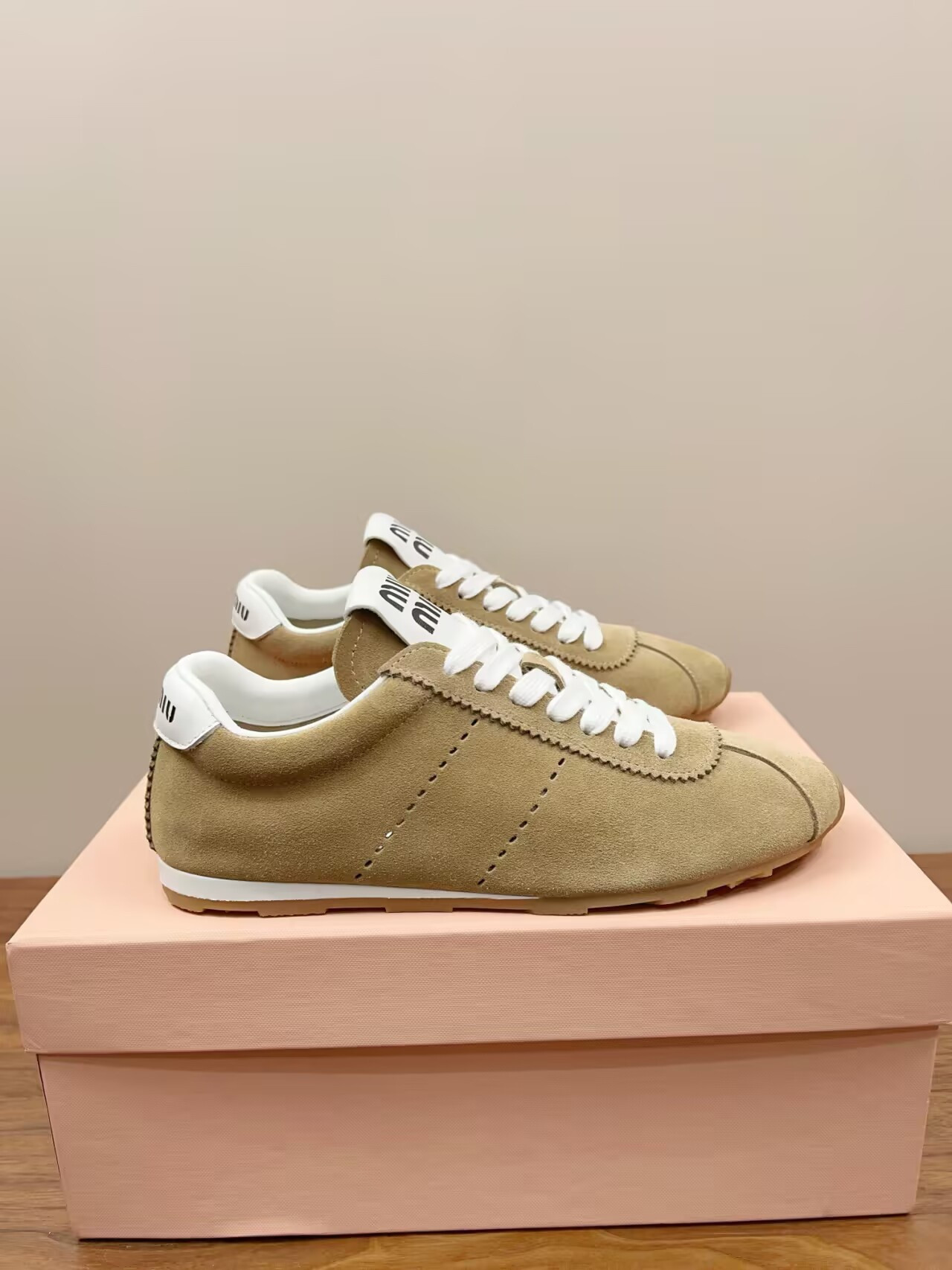 UA M1v M1v Plume Sneakers