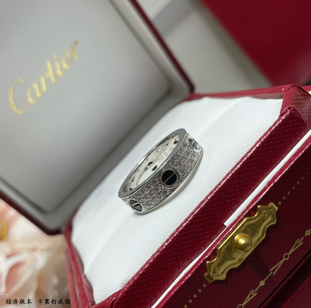 Ca*t1er black nail star ring