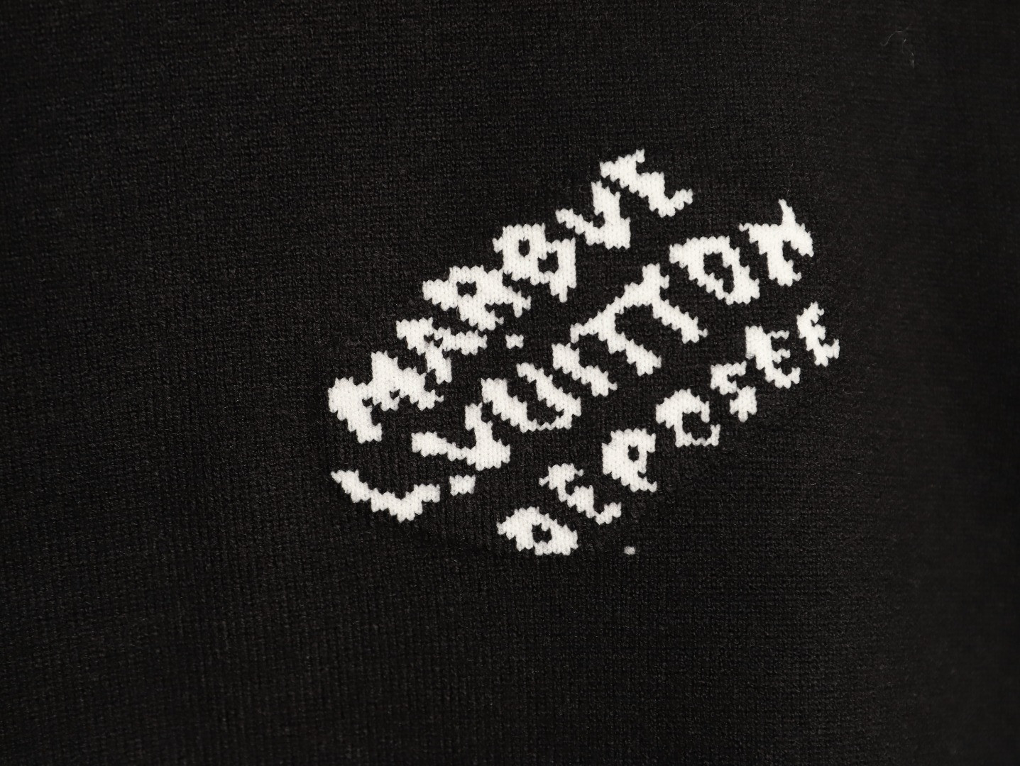 L0vis Vvtt0n Sweaters