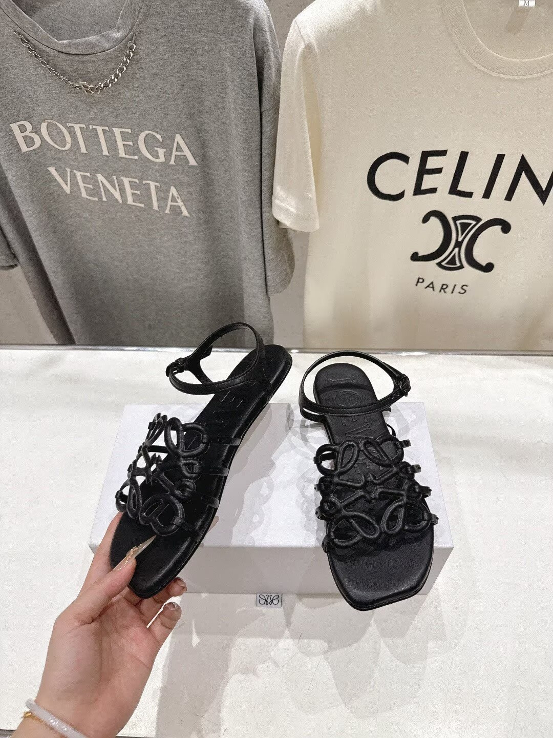 UA L0ew* Petal Anagram Sandal
