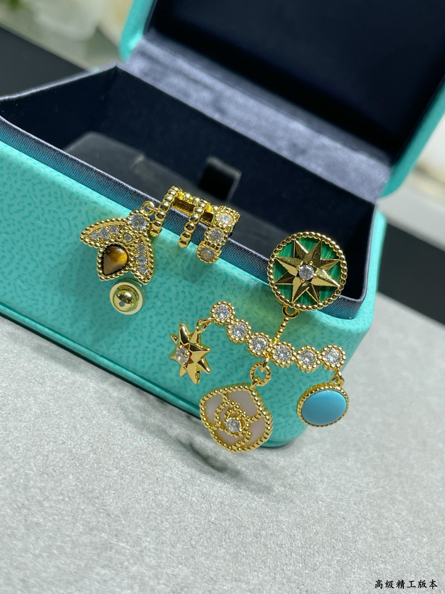 D10r Earrings