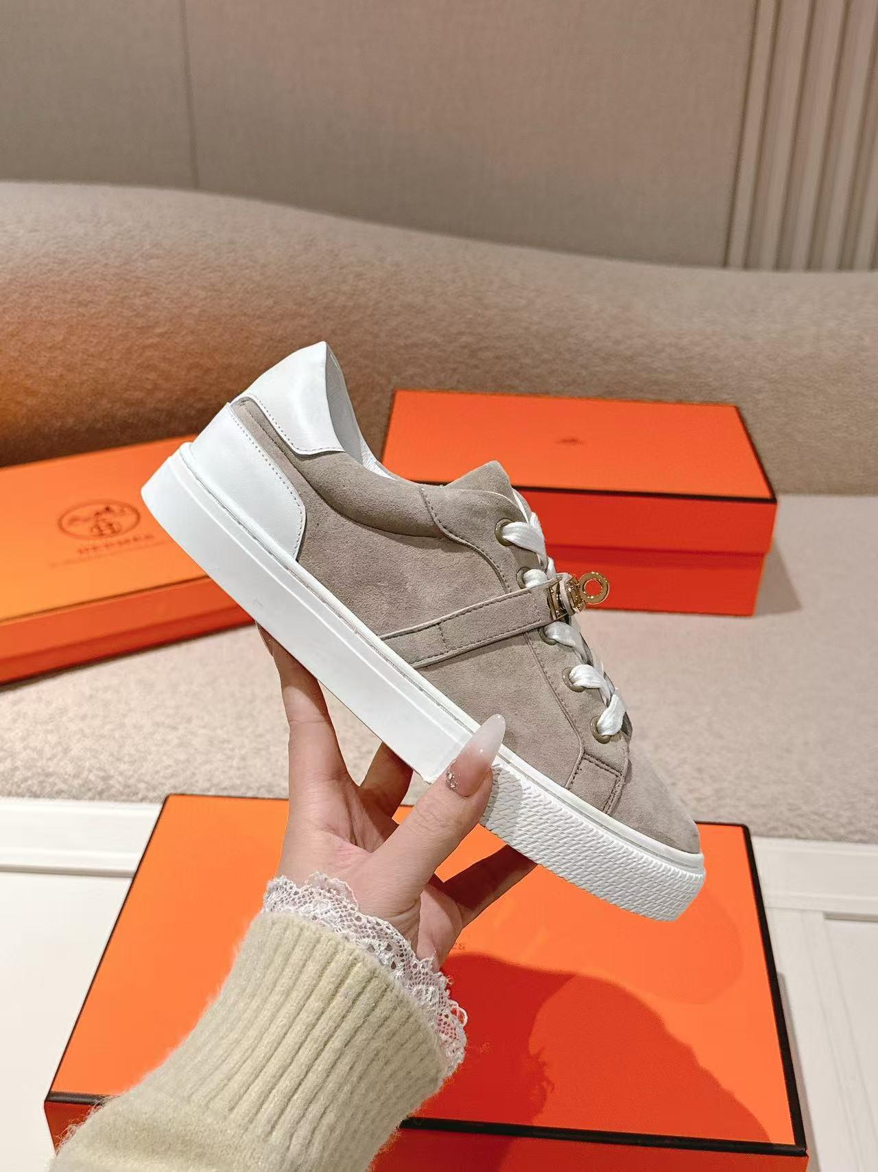 UA H**me5 Day sneaker