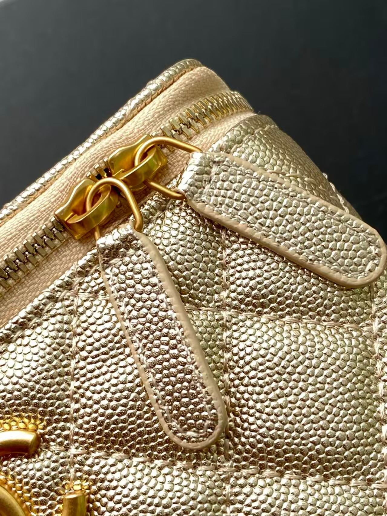 Ch**el Vanity With Chain 9.5x17x8cm