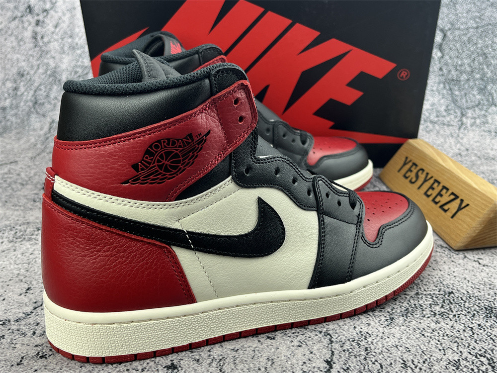 UA AIR JORDAN 1 RETRO HIGH OG 