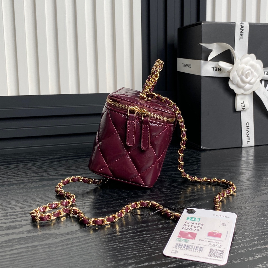 Ch**el Clutch With Chain 9.5x 17x 8CM