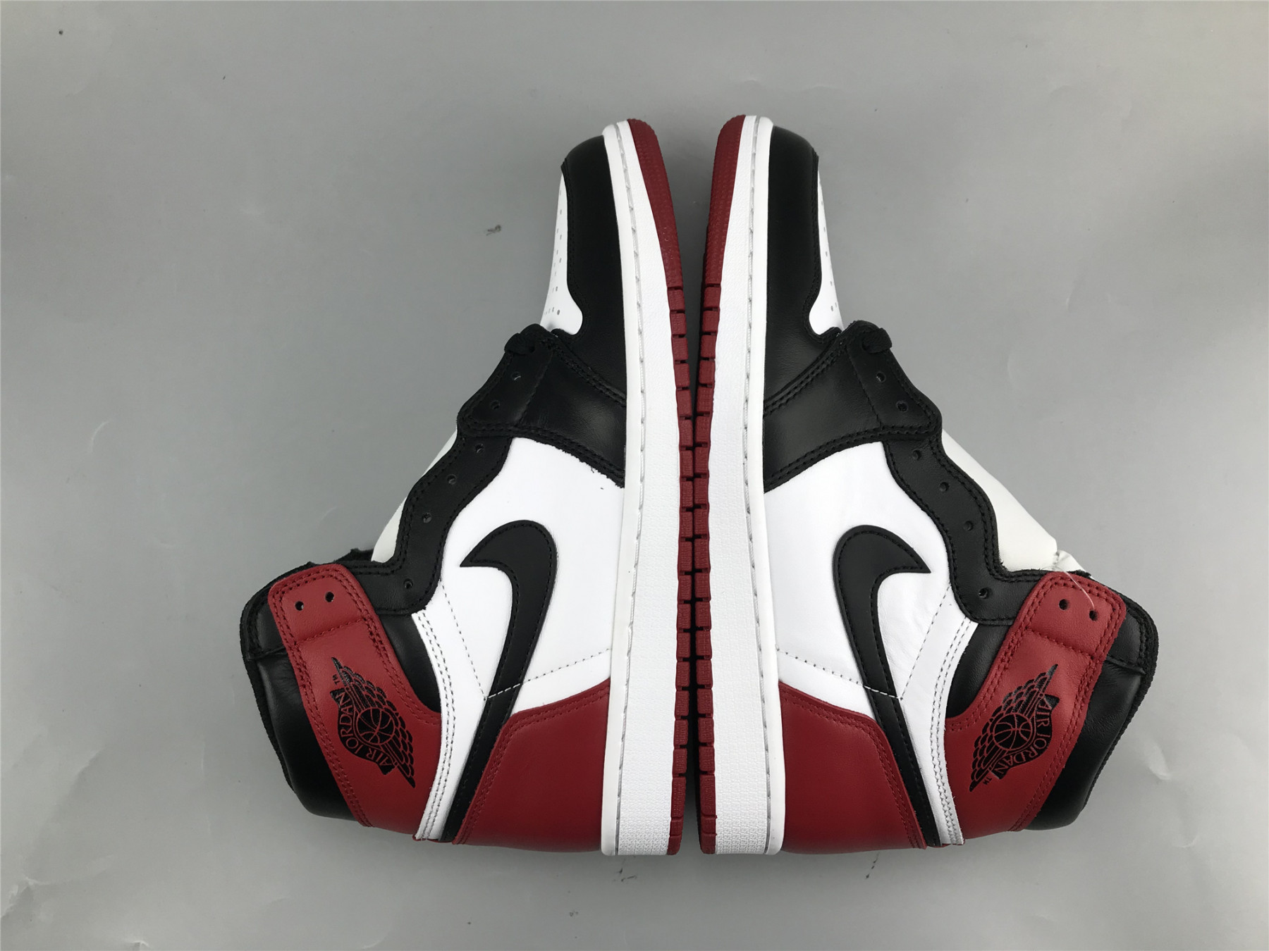 UA AIR JORDAN 1 RETRO HIGH OG BLACK TOE 2016 RELEASE