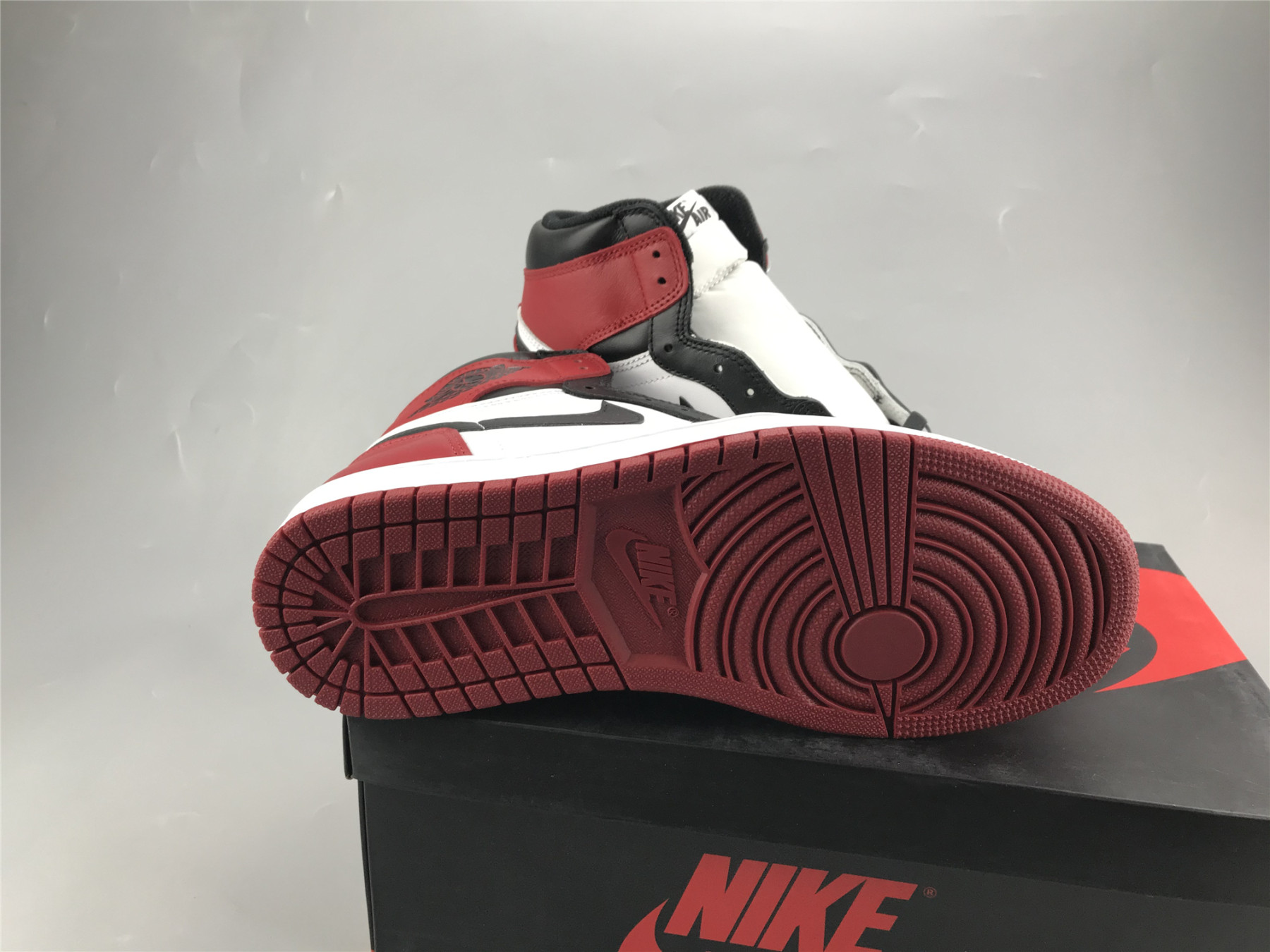 UA AIR JORDAN 1 RETRO HIGH OG BLACK TOE 2016 RELEASE