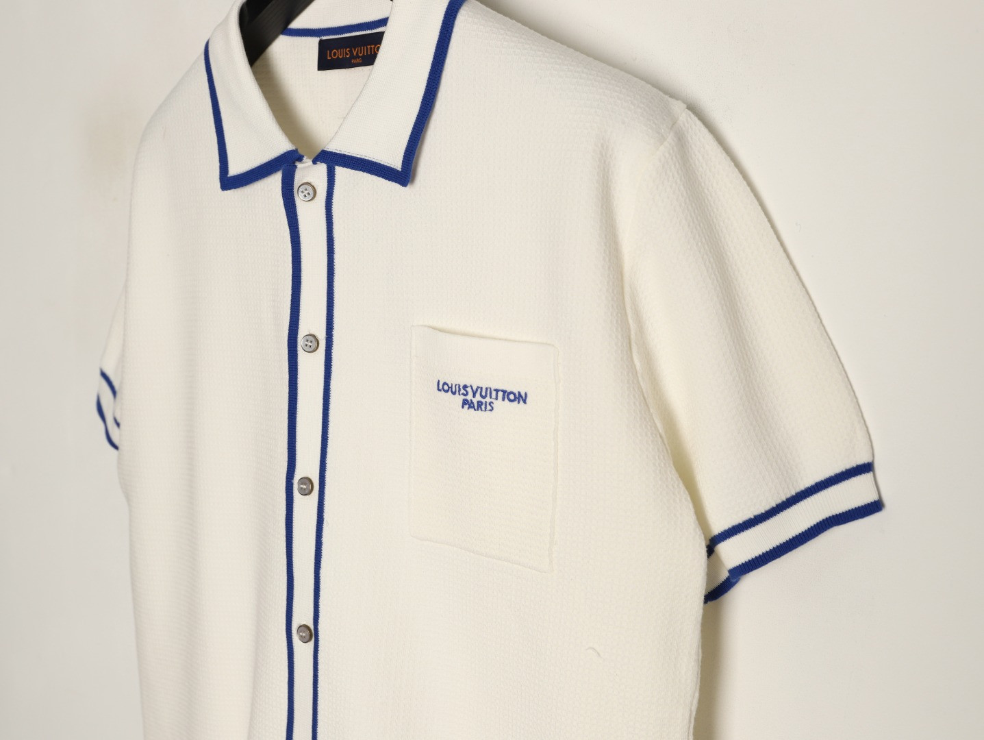 L0vis Vvtt0n Short-sleeved Shirts