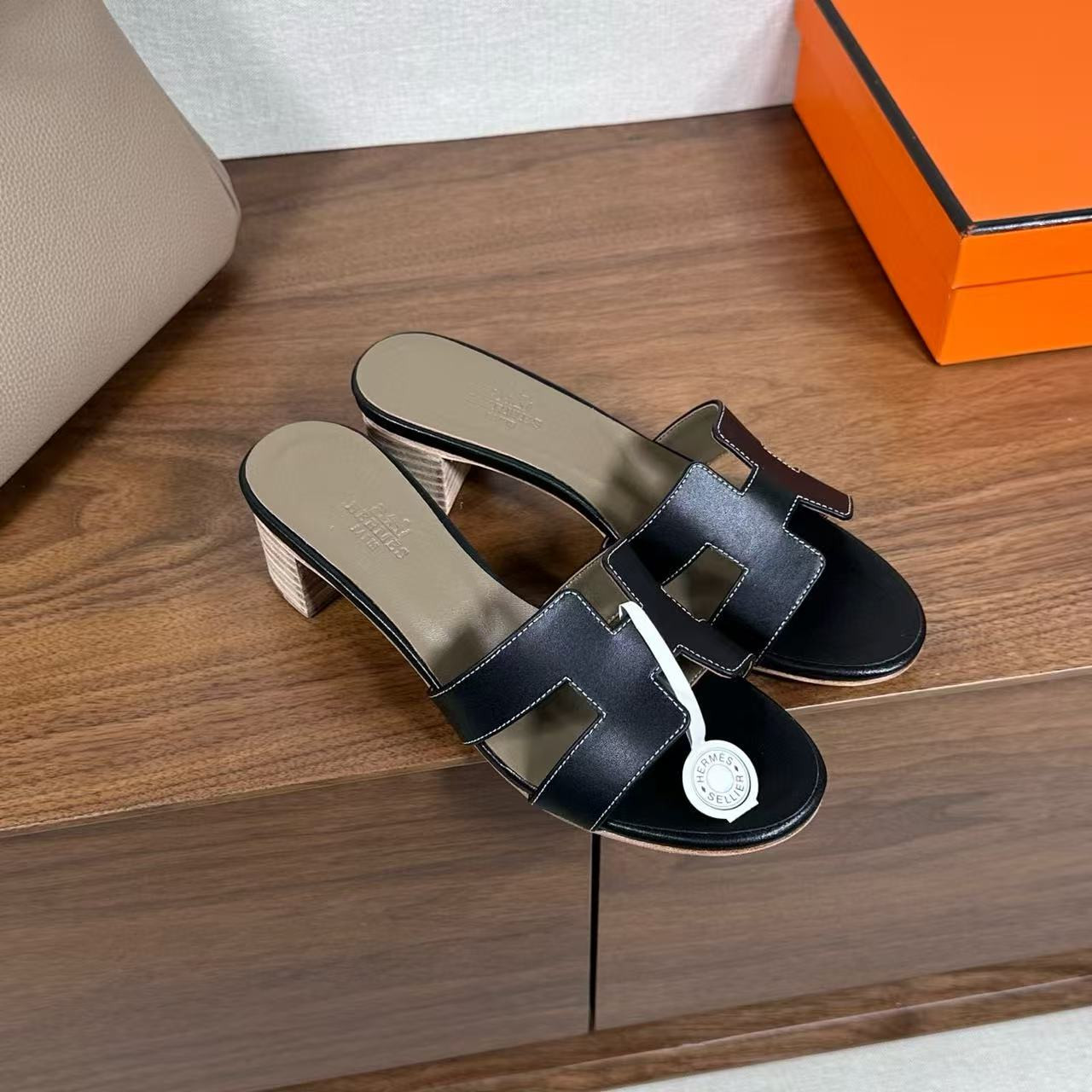 UA H**me5 Oasis Sandal