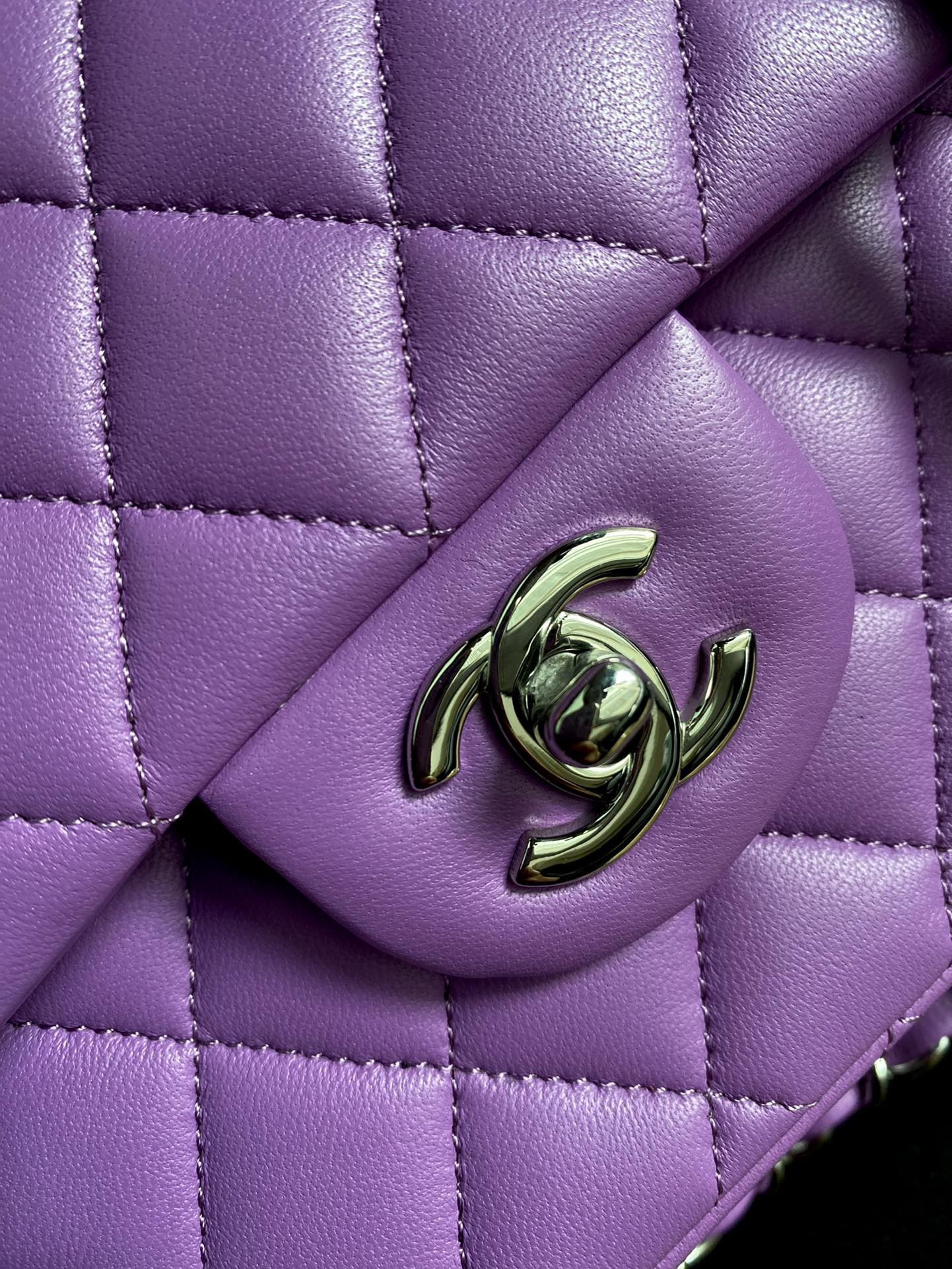Ch**el Classic Flap Bag 15.5x25.5x6.5cm