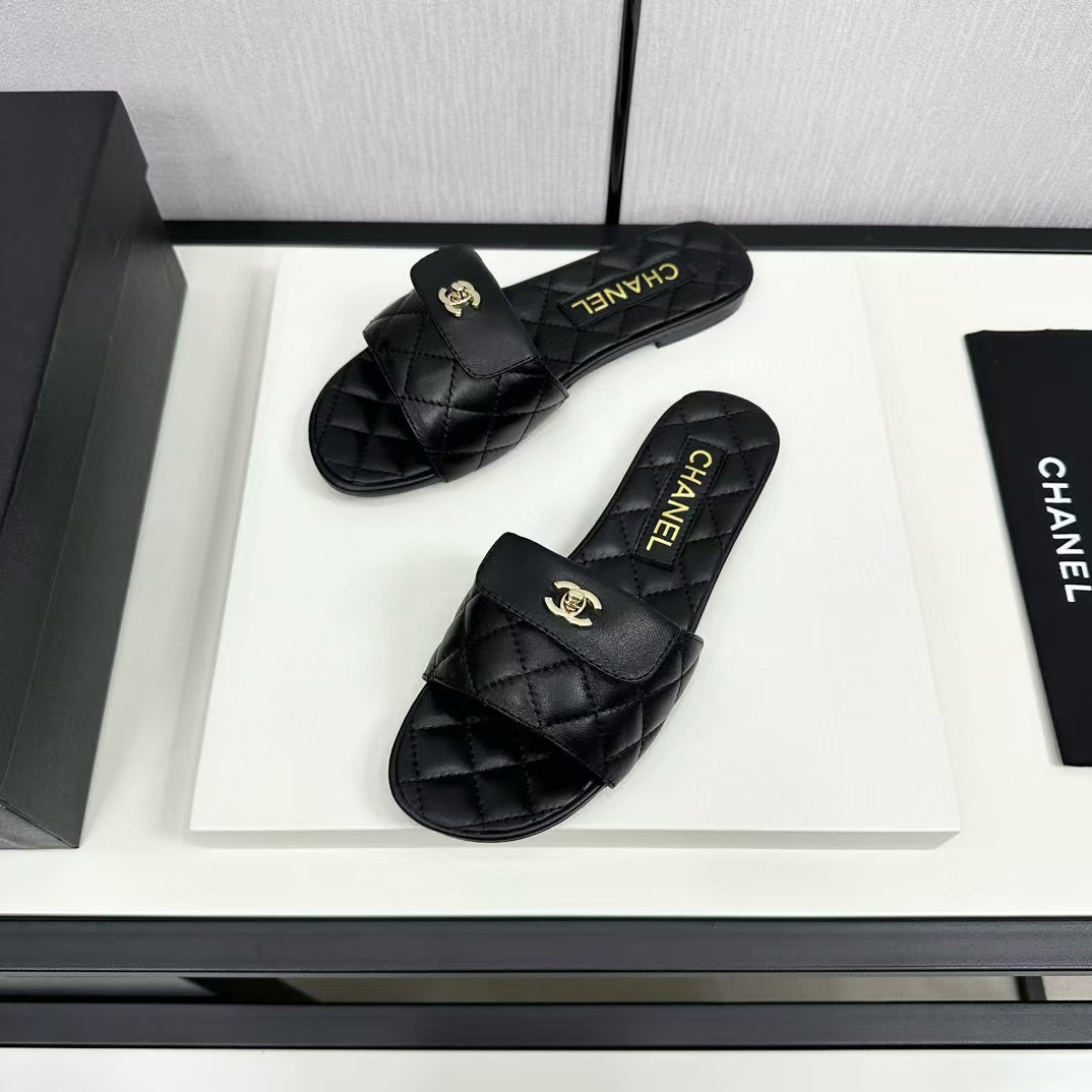 UA Ch**el Slippers