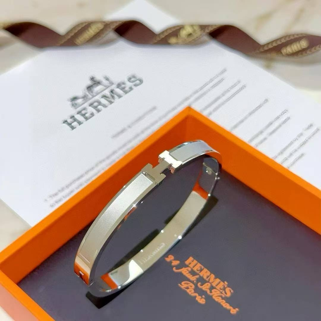 H**me5 Bracelet