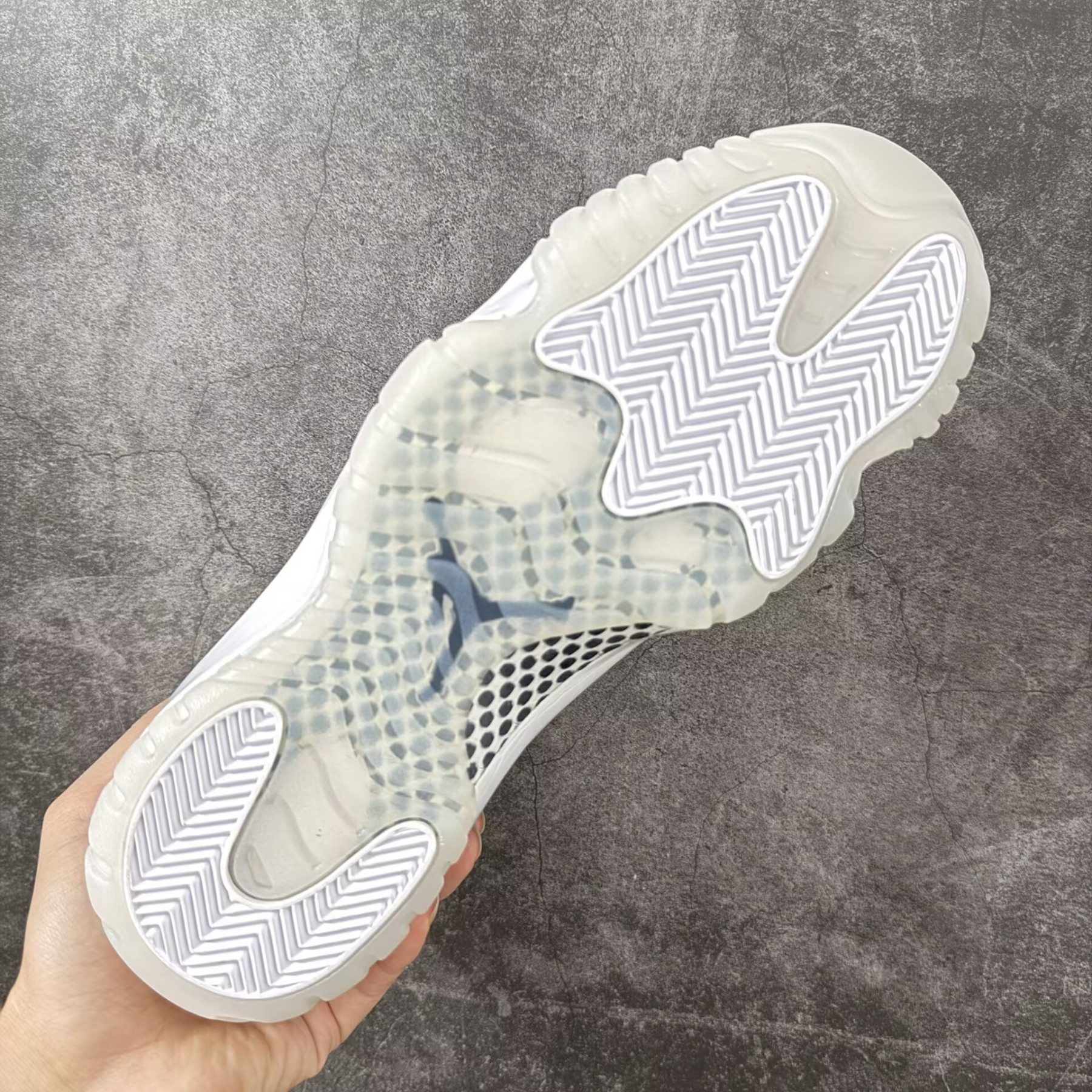 UA AIR JORDAN 11