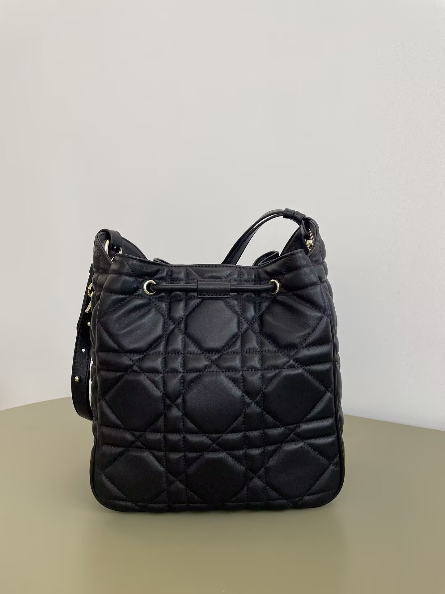 D10r Medium D-Motion Bag Black Macrocannage Lambski 23x13x24cm