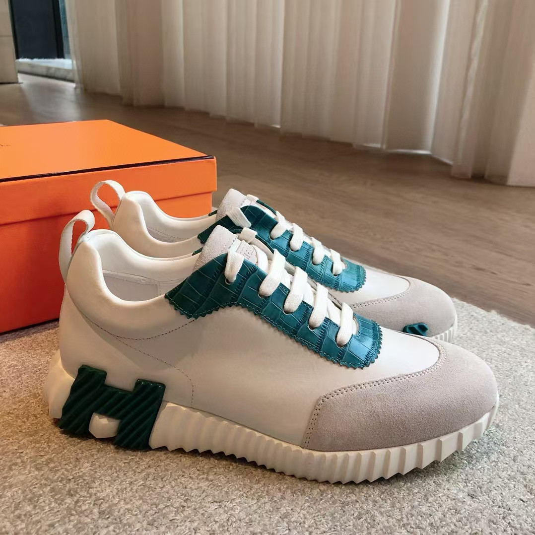 UA H**me5 Bouncing Sneaker