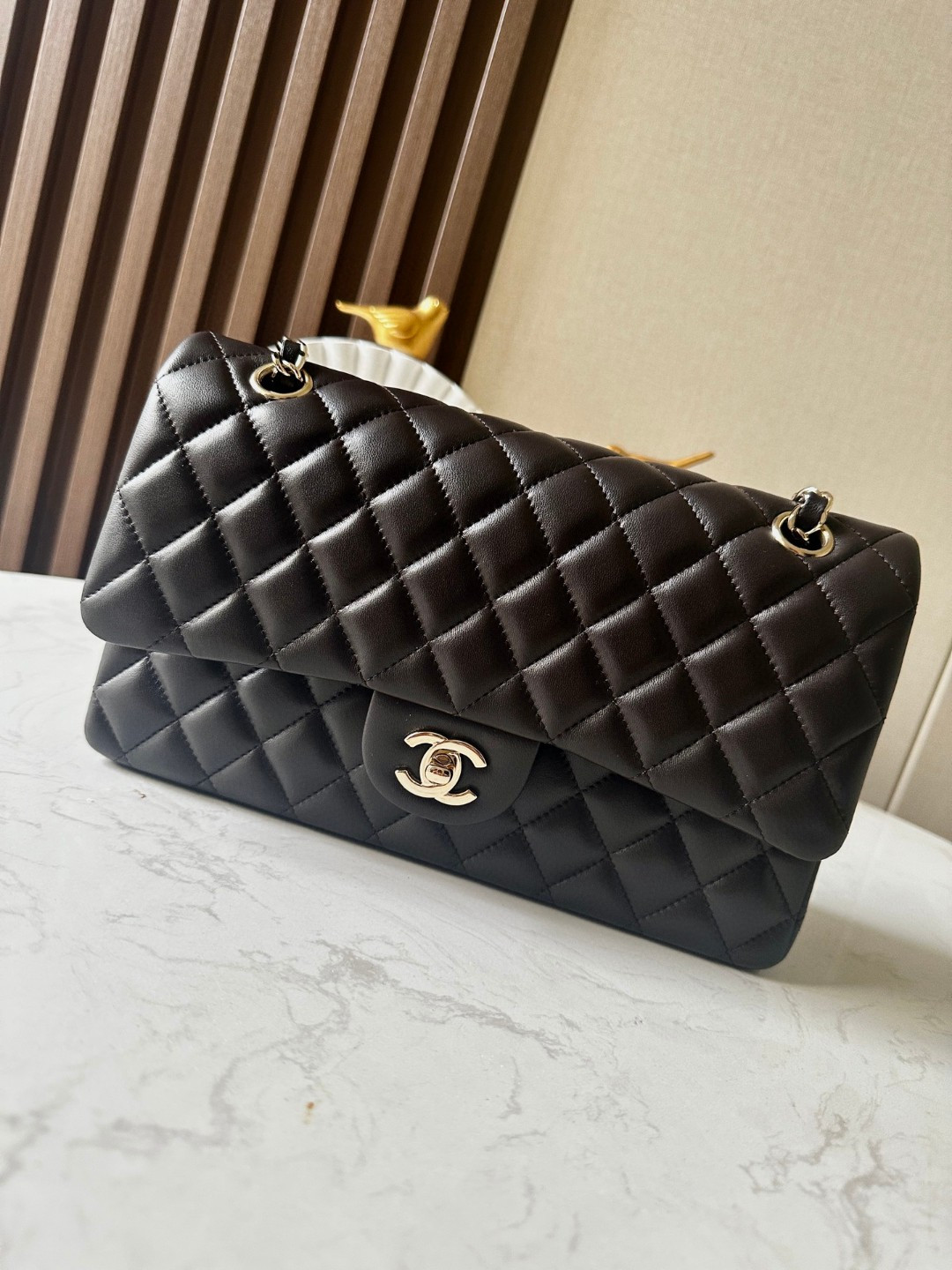 Ch**el CLASSIC HANDBAG Coffee brown Gold Metal 15.5×25.5×6.5cm
