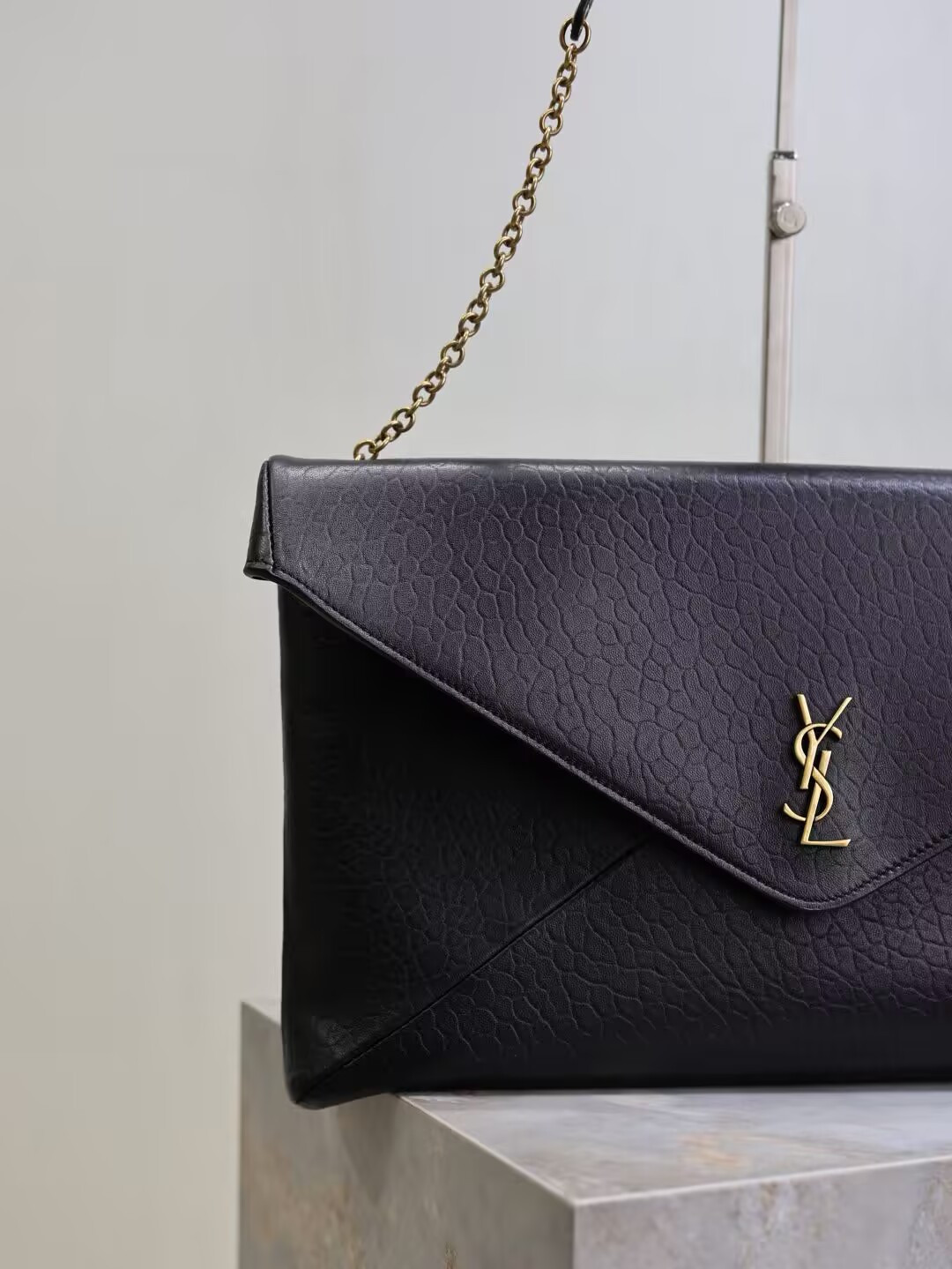 Y51 CASSANDRE Pouch on Chain Black 35x22x3-4.2cm