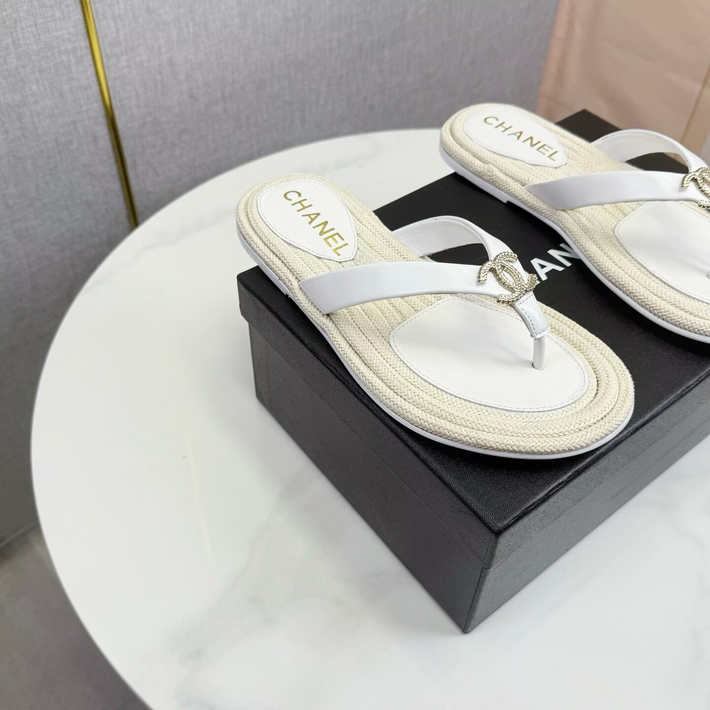 UA Ch**el flip-flops