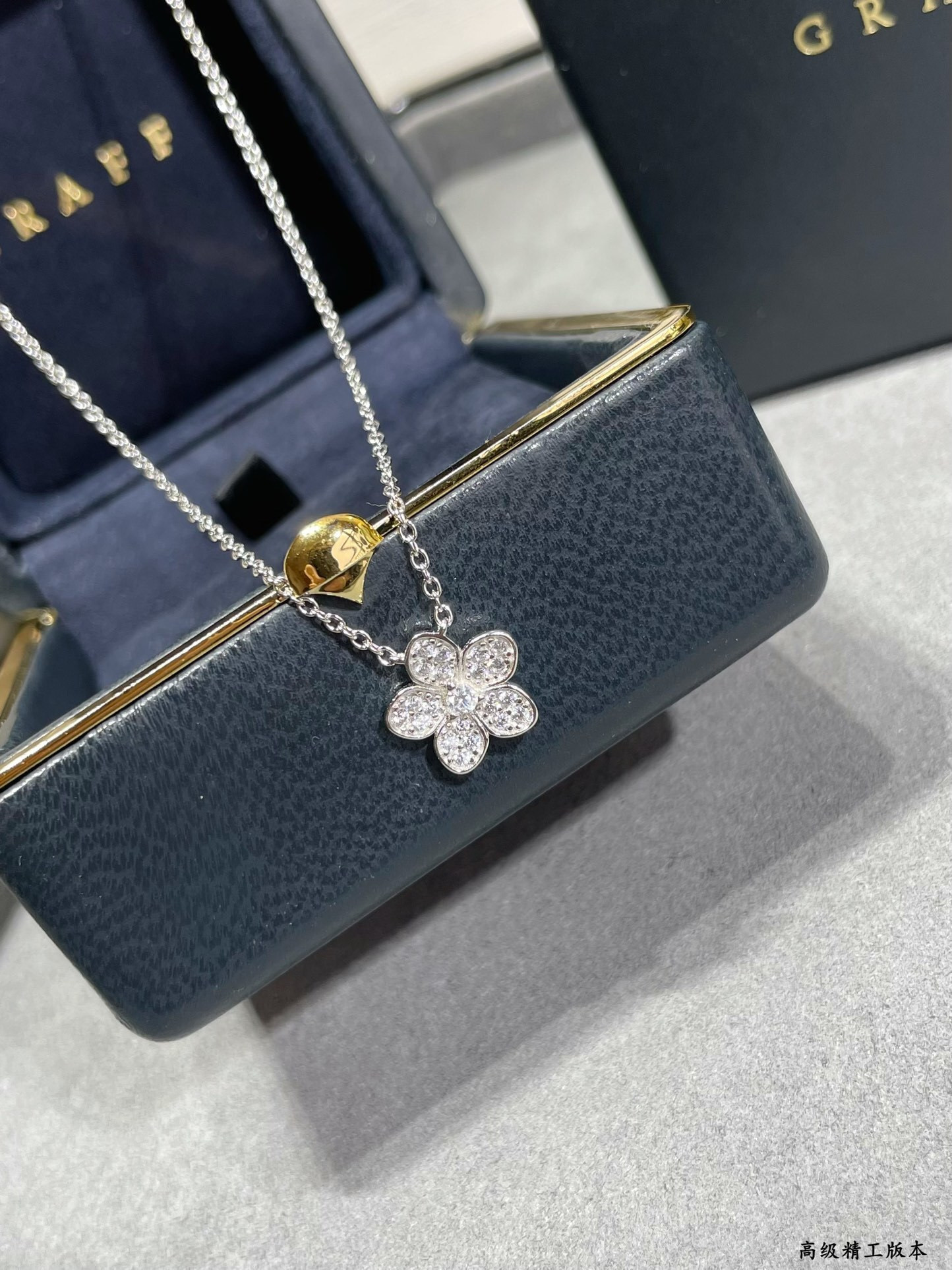 Graff Flower Pendant Necklace Ag925