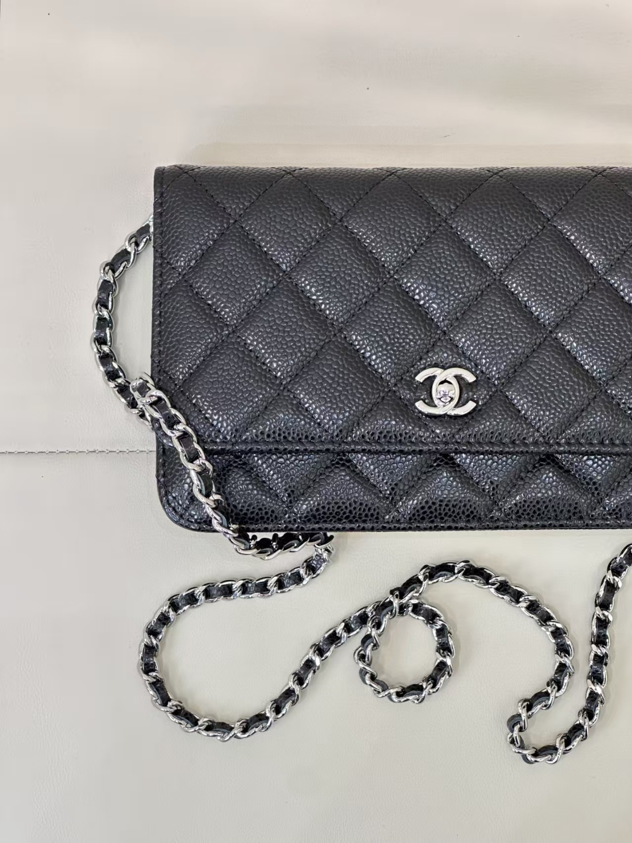 Ch**el WOC CLASSIC WALLET ON CHAIN 13x19cm