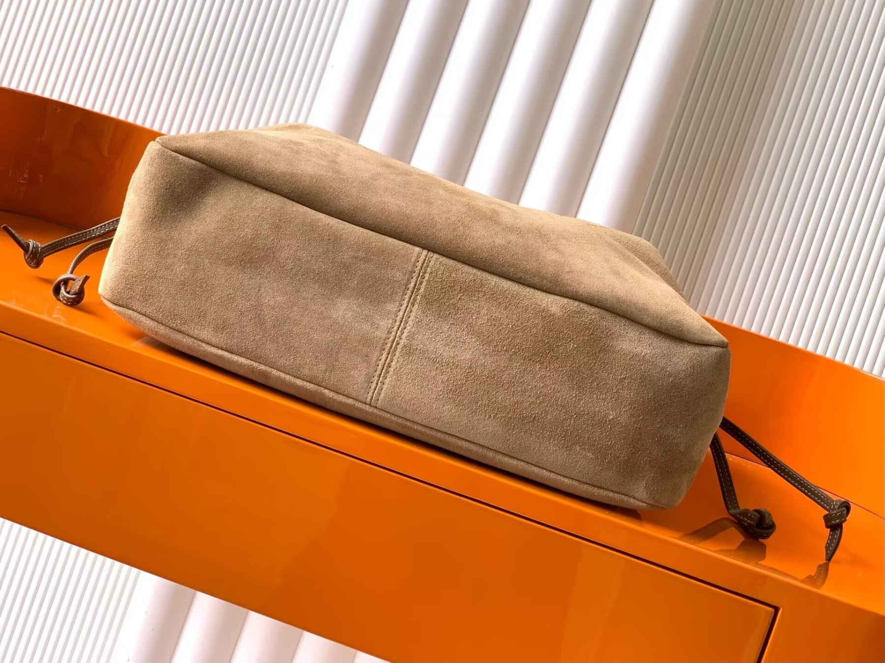 Y51 JAMIE Shopping in Suede 35x35x10cm