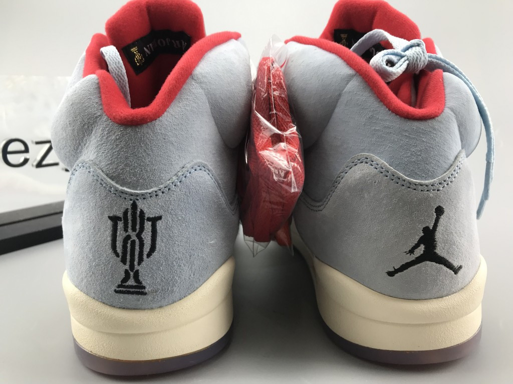 UA AIR JORDAN 5 RETRO "TROPHY ROOM"