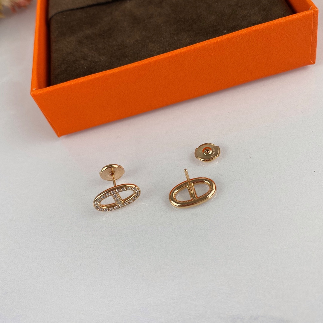 H**me5 Fully D1am0nd-Encrusted  H Stud Earrings