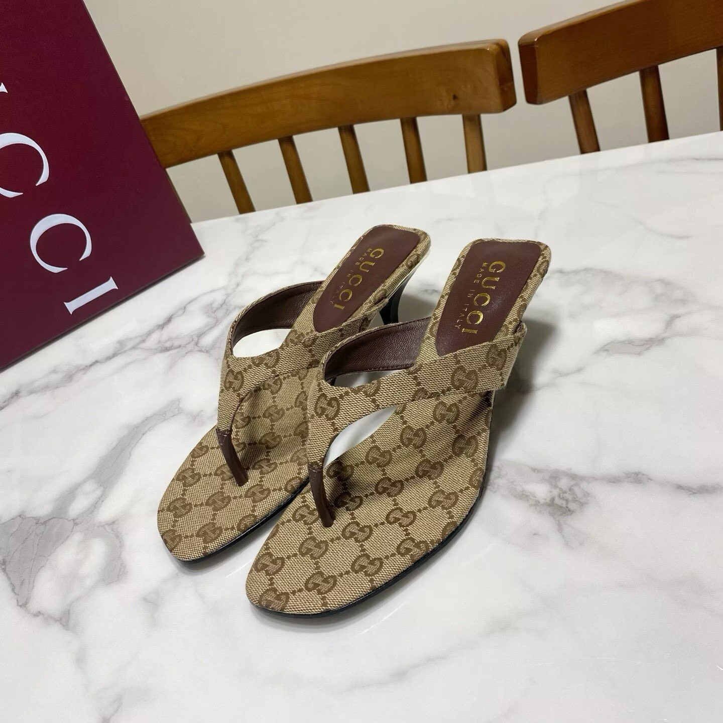 UA Gvc*1 Vittoria Thong Slides