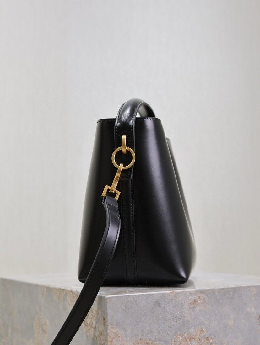 Y51 LE 37 In Shiny Leather 17x20x13cm
