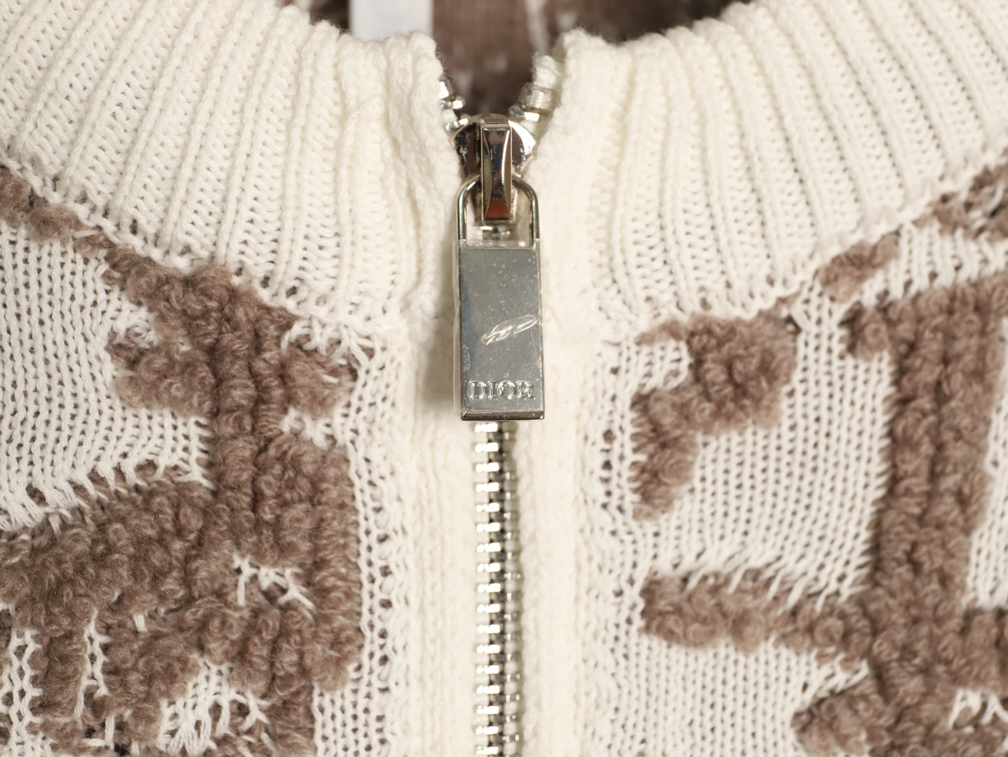 D10r CD Cardigan